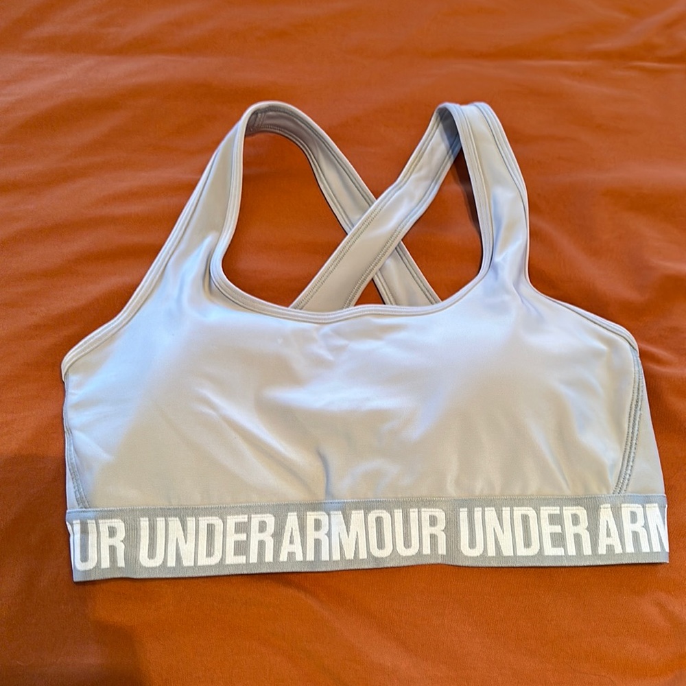 Under armour sports bra size large. Never worn